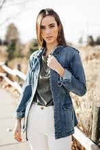 Load image into Gallery viewer, Mallory Pocket Tee in Green