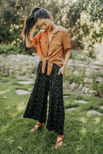 Load image into Gallery viewer, Bento Wide Leg Pants in Black