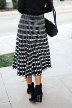 Load image into Gallery viewer, Nicole Knit Patterned Skirt
