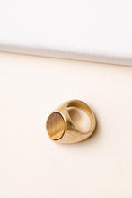 Load image into Gallery viewer, Smokey Stone Ring
