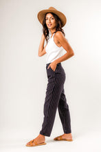 Load image into Gallery viewer, These Tapered Crop Bottoms in Navy
