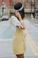 Load image into Gallery viewer, Stripes &amp; Bows Tee
